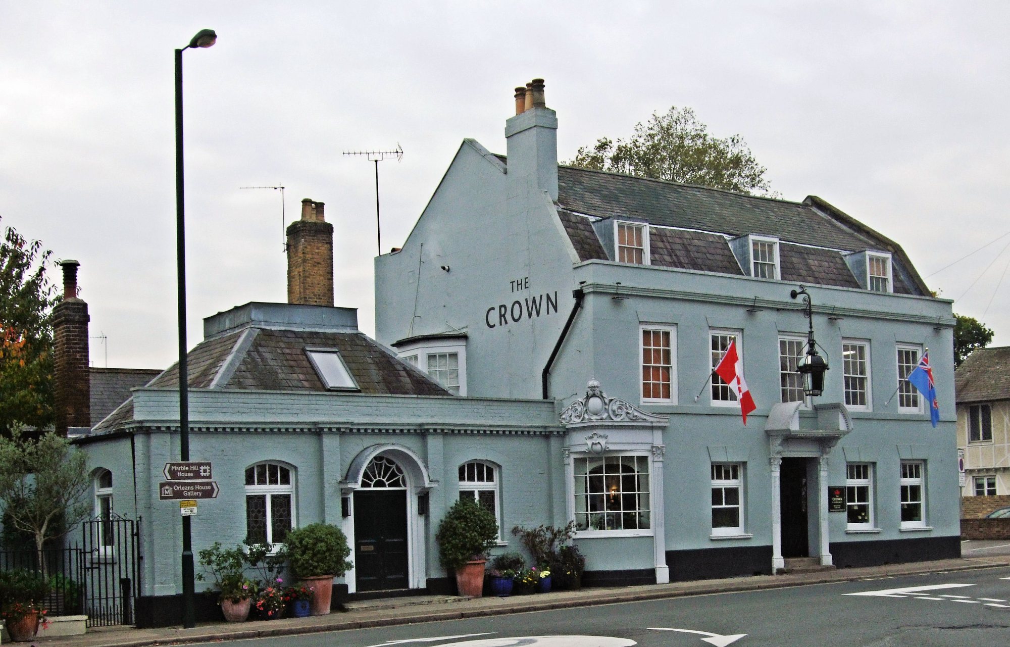 The Crown pub on Richmond Road