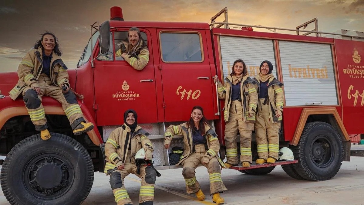 Istanbul Municipality Women Firefighters. Good sky replacement but we can’t see the reflection of the sky on the windows of the truck.