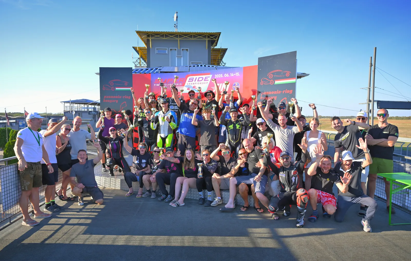 Gruppenfoto der Fahrer am Pannonia-Ring