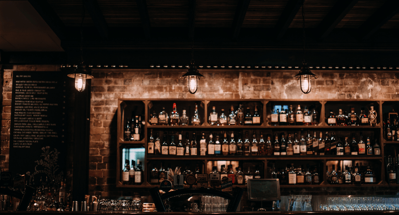 Calculating minimum stock: formula, benchmarks and worked examples for bars and hospitality