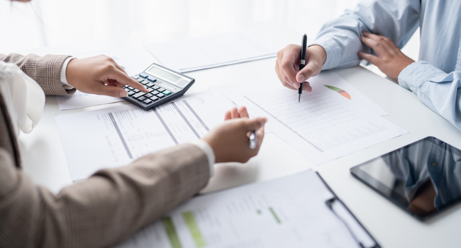 Minimum wage in hospitality 2026: €13.90 – costs, exemptions, worked examples