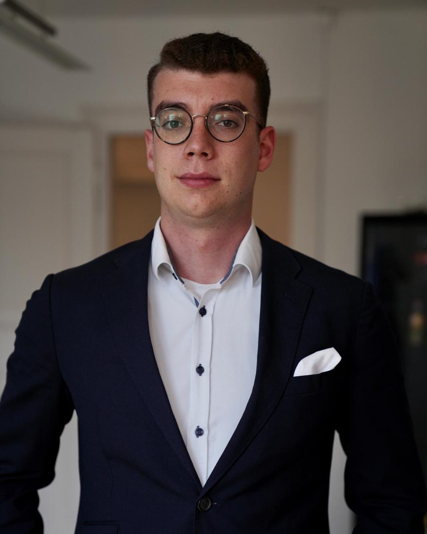 Lukas Perisset, Spezialist für private Krankenversicherung