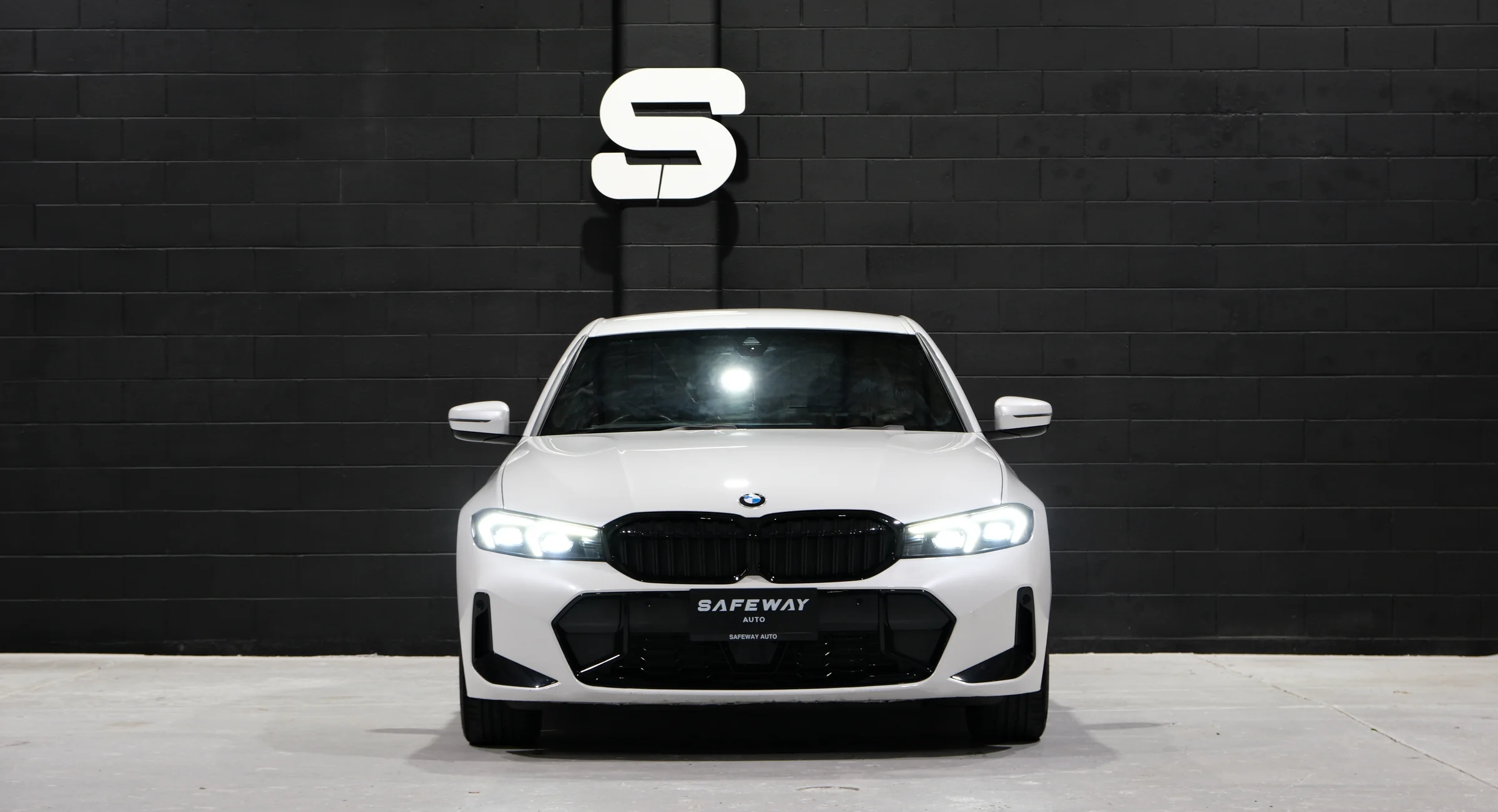 2023 BMW 3 Series 320i M Sport – photo 3