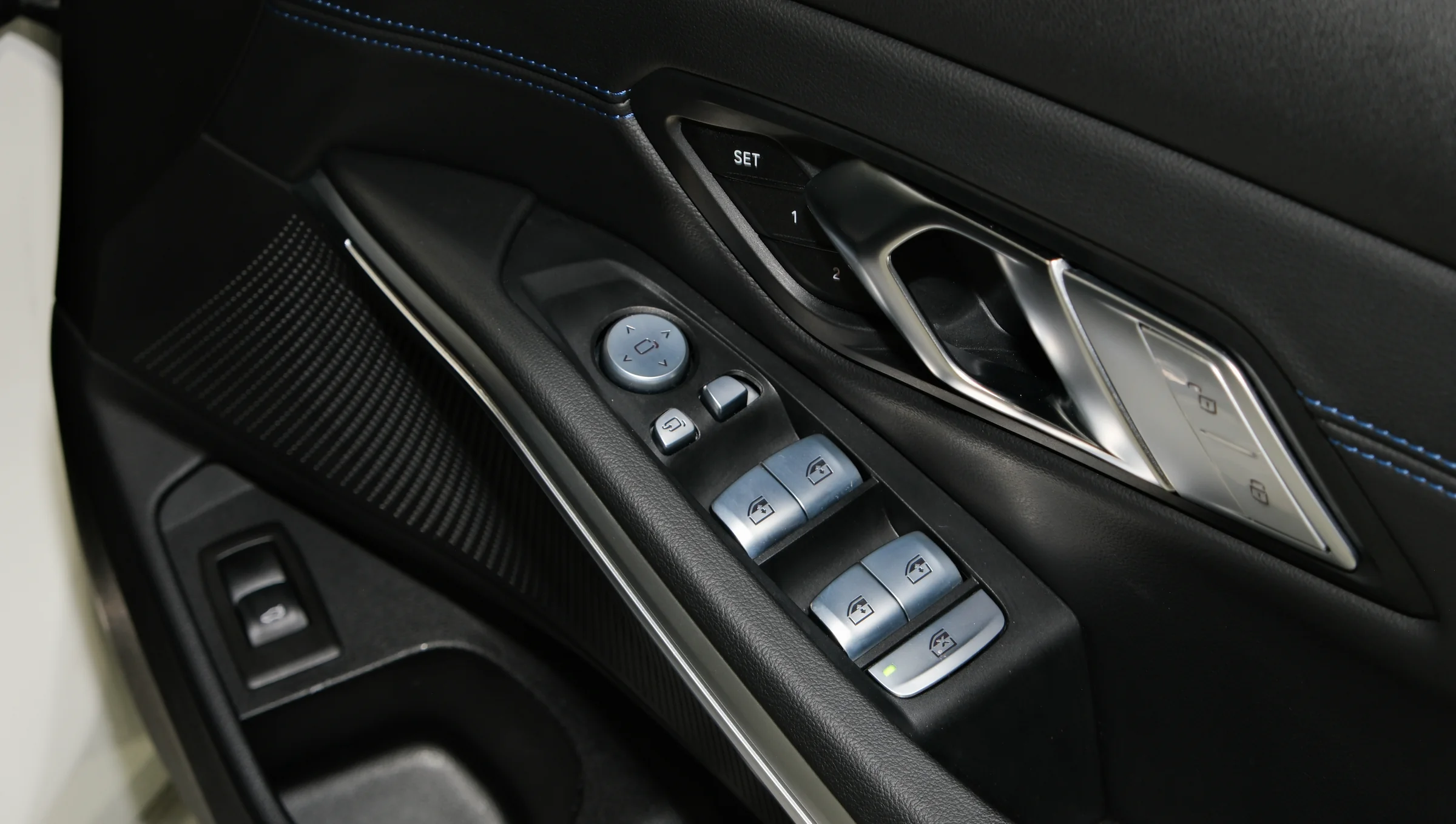 2023 BMW 3 Series 320i M Sport – photo 12