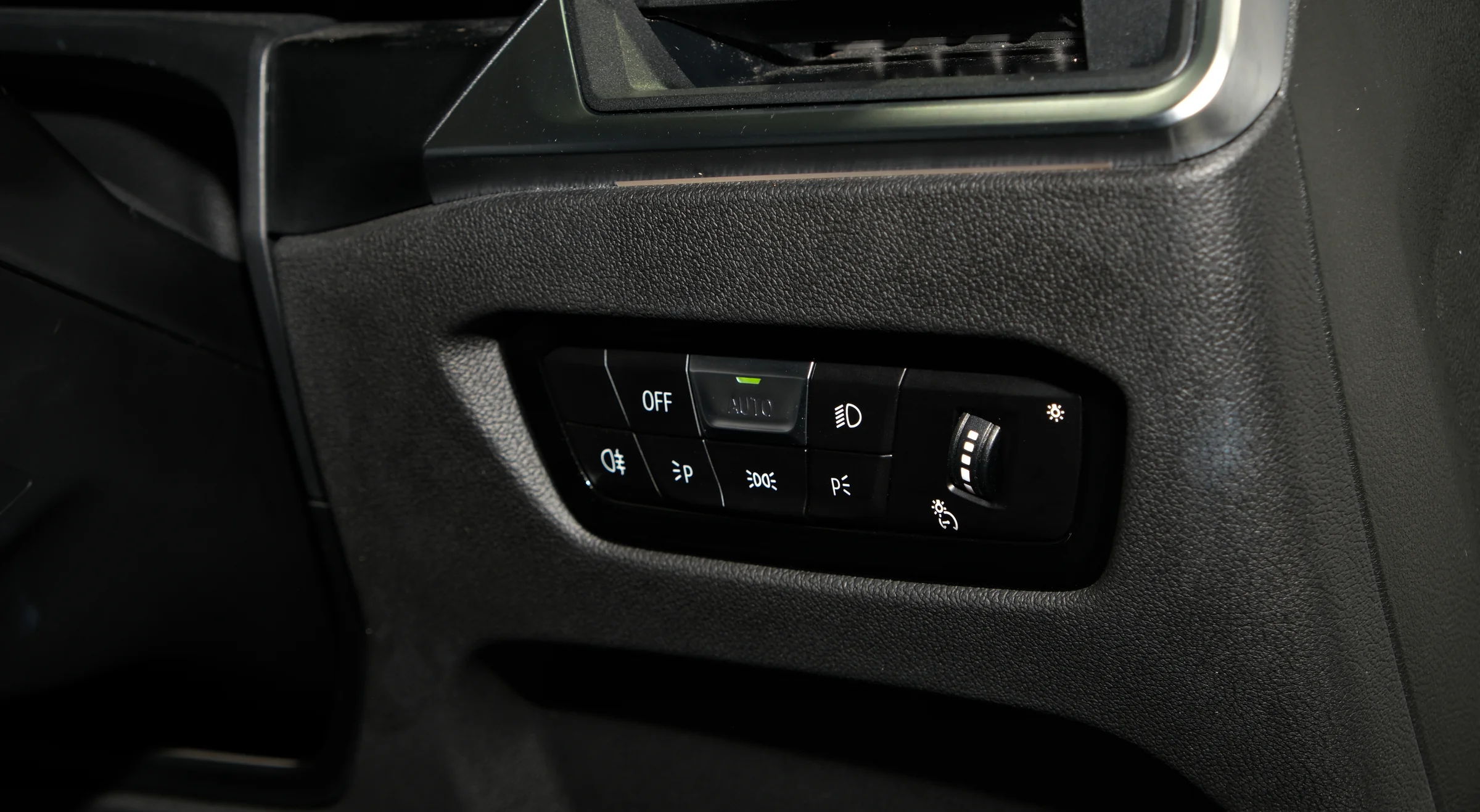 2023 BMW 3 Series 320i M Sport – photo 13