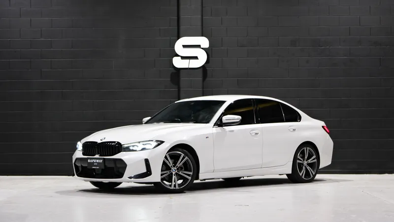 2023 BMW 3 Series 320i M Sport – photo 1
