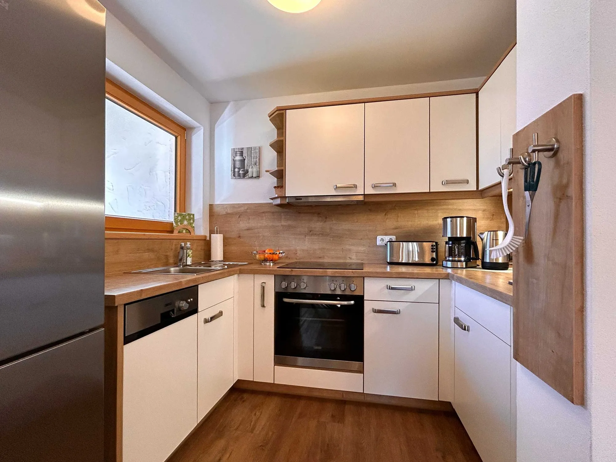 Voll ausgestattete Küche in Ferienwohnung 2