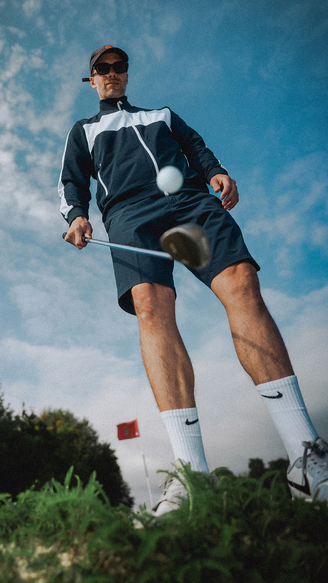 Golfare fotograferad underifrån