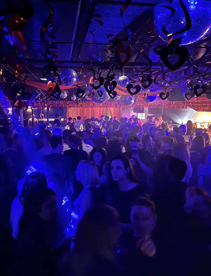  Discothèque le garage annecy