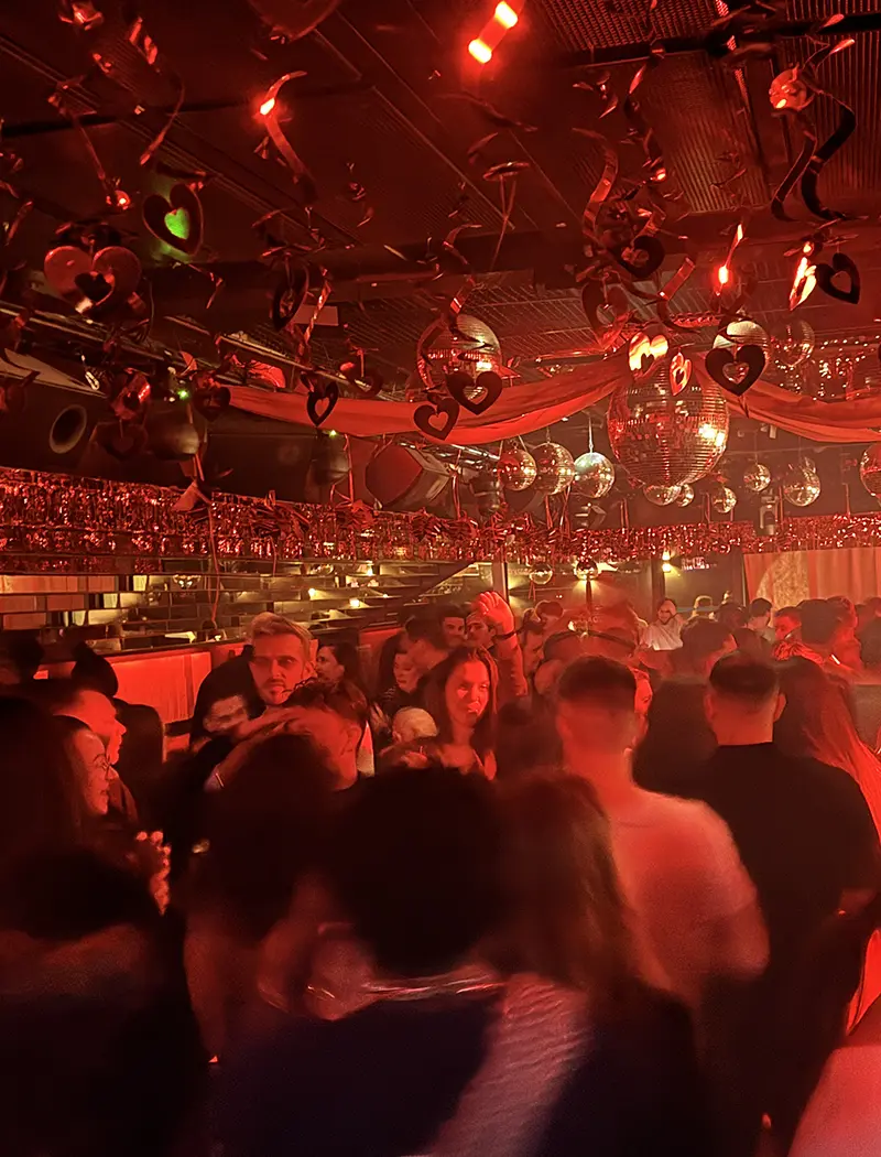  Discothèque le garage annecy