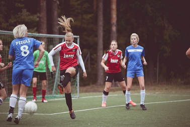 FC Elva naiskond pidas viimase kohtumise rahvaliigas