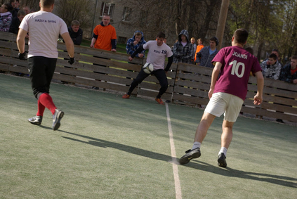 BLINNOX tuli "rongi" alt välja ja võitis finaalis 3:2, naiste turniiri võitsid Tartu Vutid