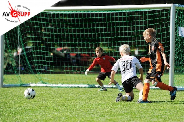FC Elva sai hea partneri abiga juurde kaks paari väravaid