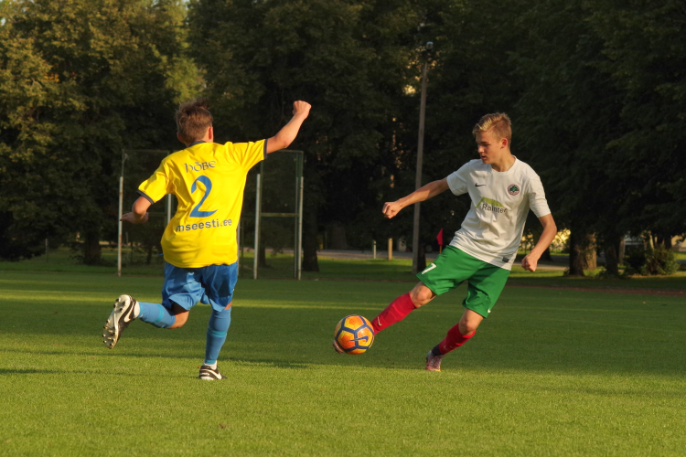 U17 kaotas FC Ajaxile 0:2, Karl Tammeorg kaheksaks nädalaks audis