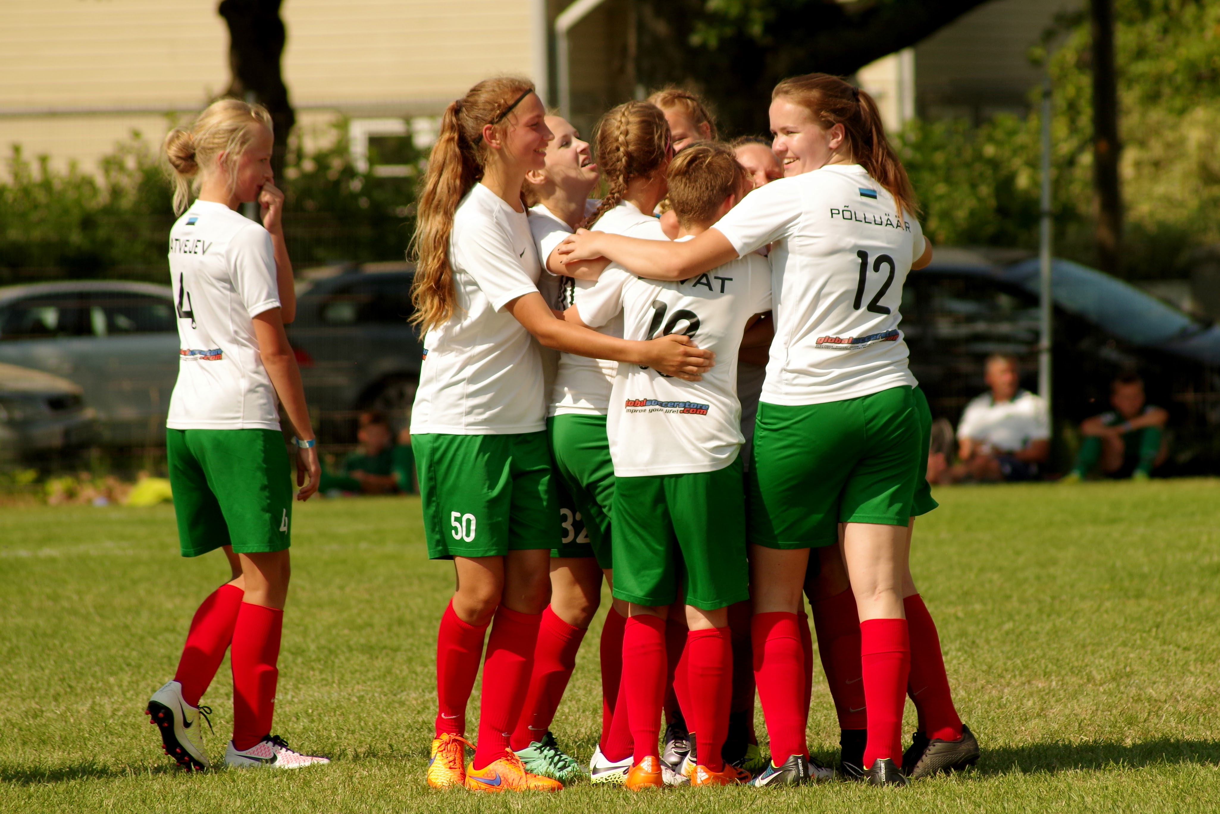 FC Elva U17 neiud pidid selle hooaja esimeses kodumängus tunnistama vastaste paremust