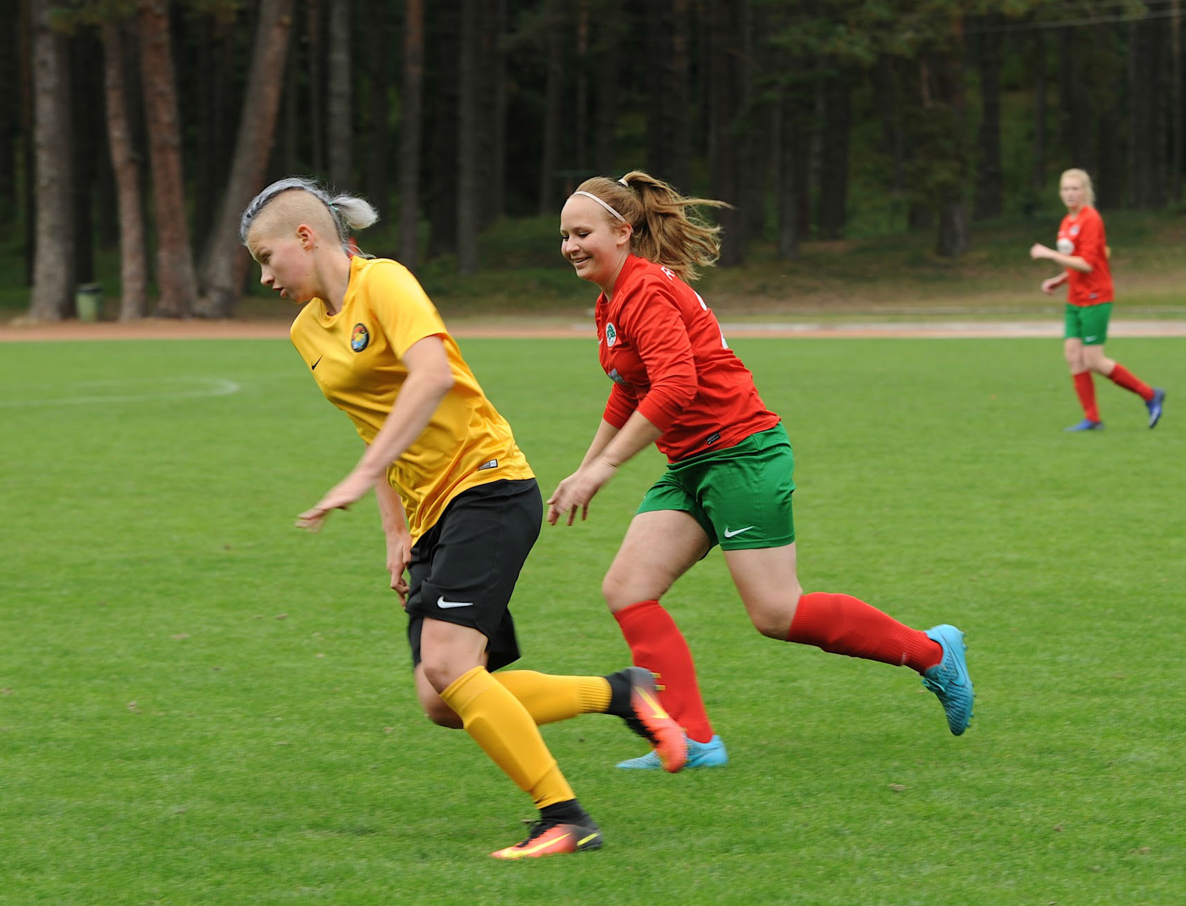 FC Elva esindusnaiskond kaotas kindlalt FC Flora duublile