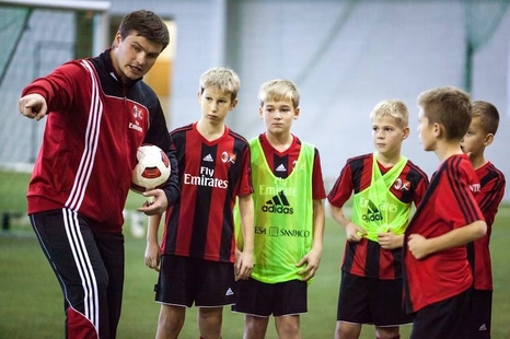 FC Elva talendid osalesid AC Milan Junior Camp´il Riias