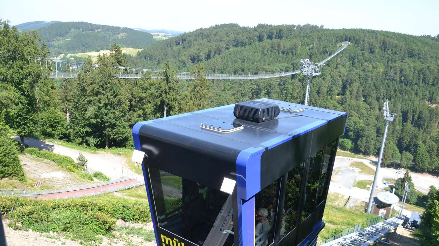 Mühlenkopf incline car with view over the valley