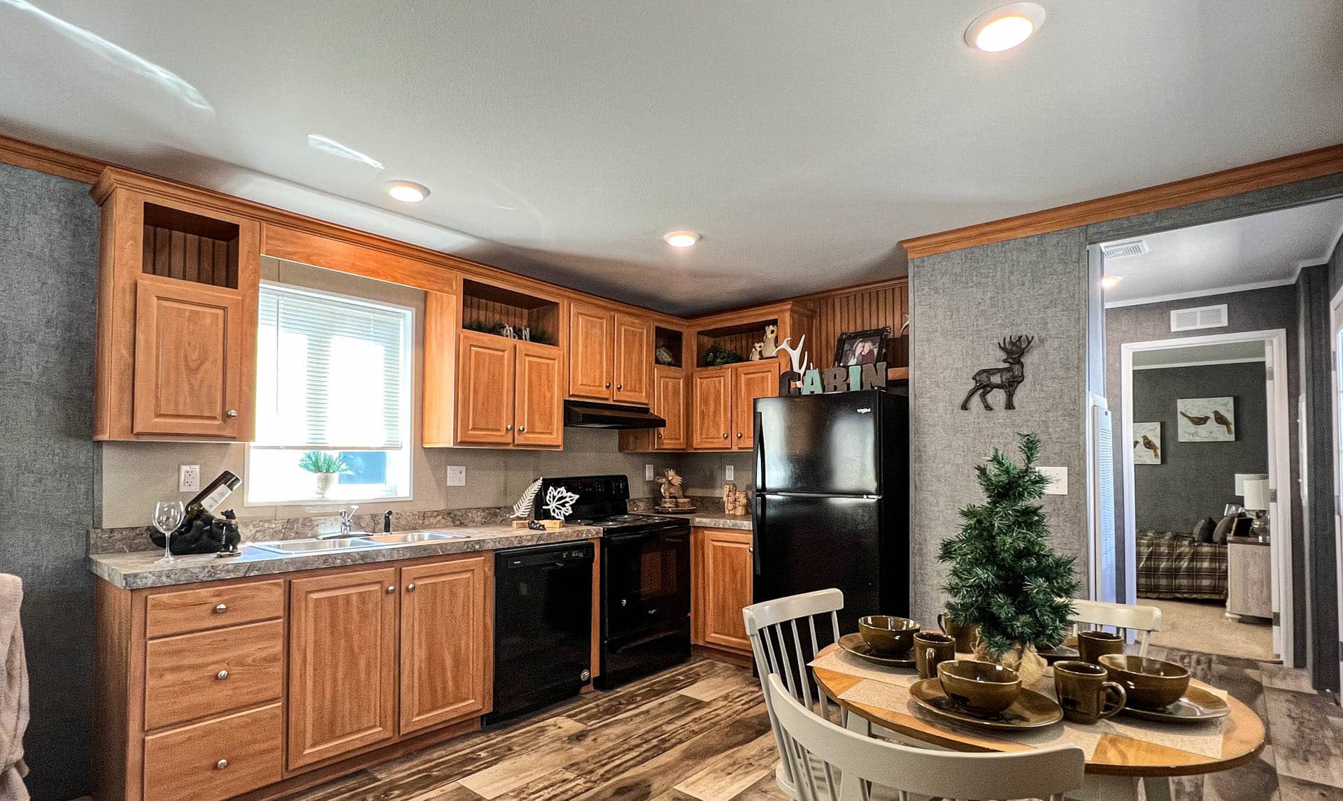 Broadmore Series / 14663B-2 - Poky Homes