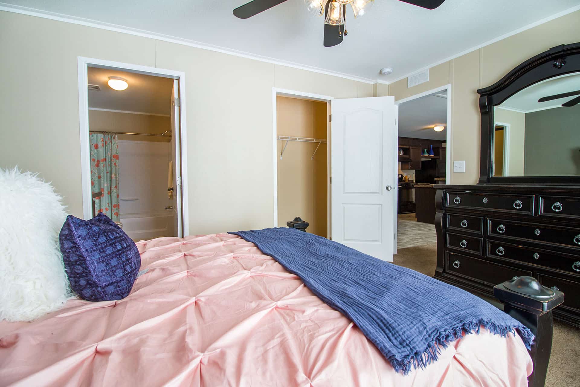 Broadmore Series / 24543B The Switchback - Poky Homes
