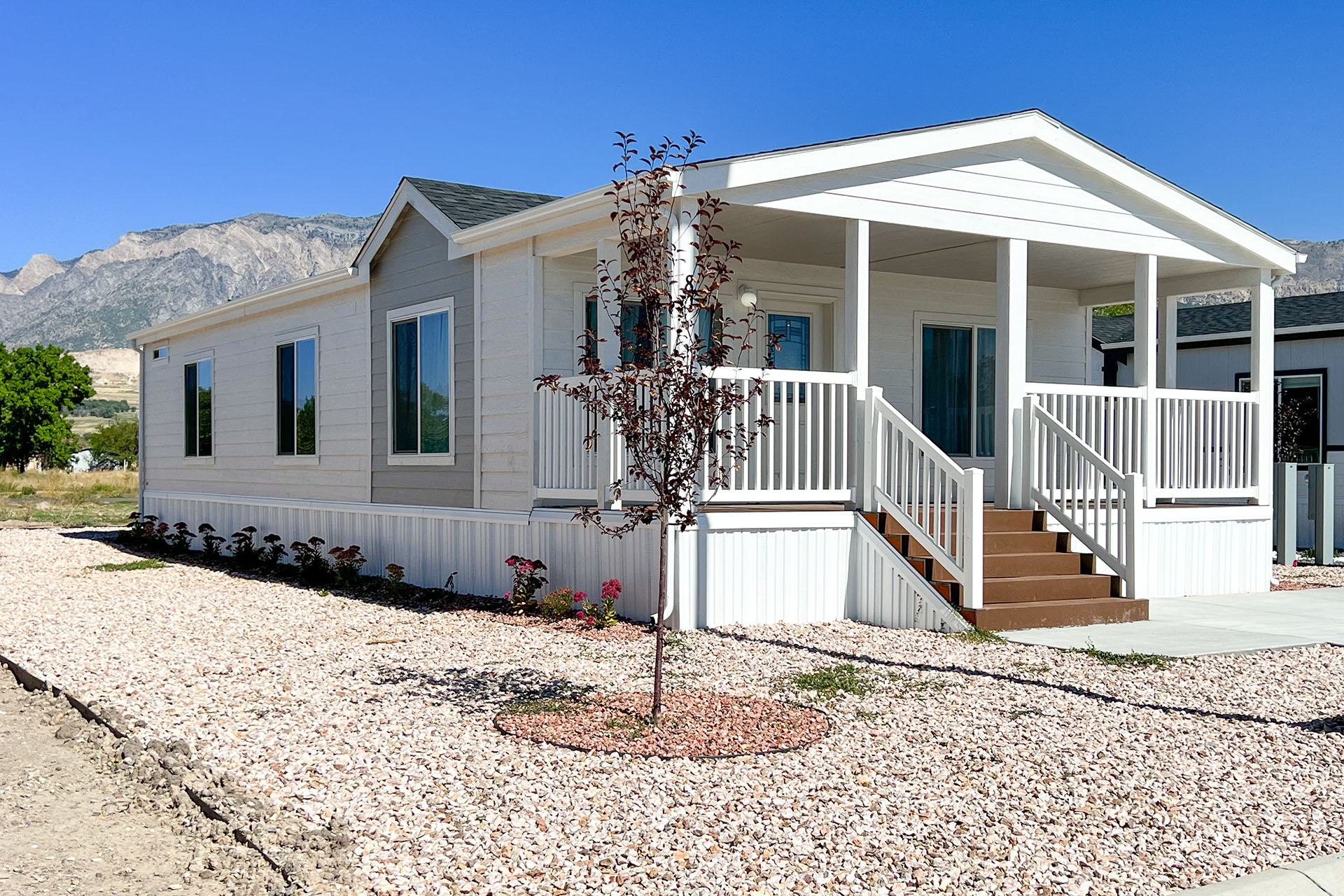 Broadmore Series / 24483M The Thompson - Poky Homes
