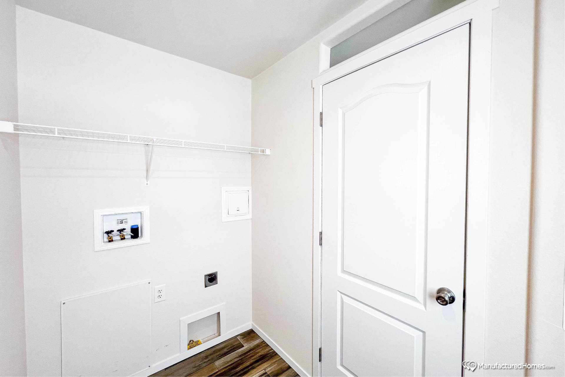 Broadmore Series / 28443B The Low Gap - Poky Homes
