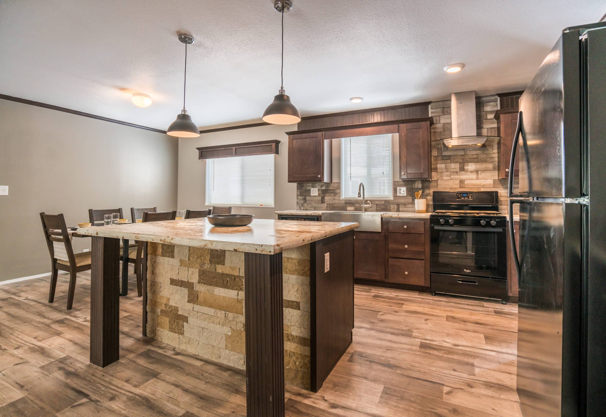 Broadmore Series / 28563B The Moraine - Poky Homes