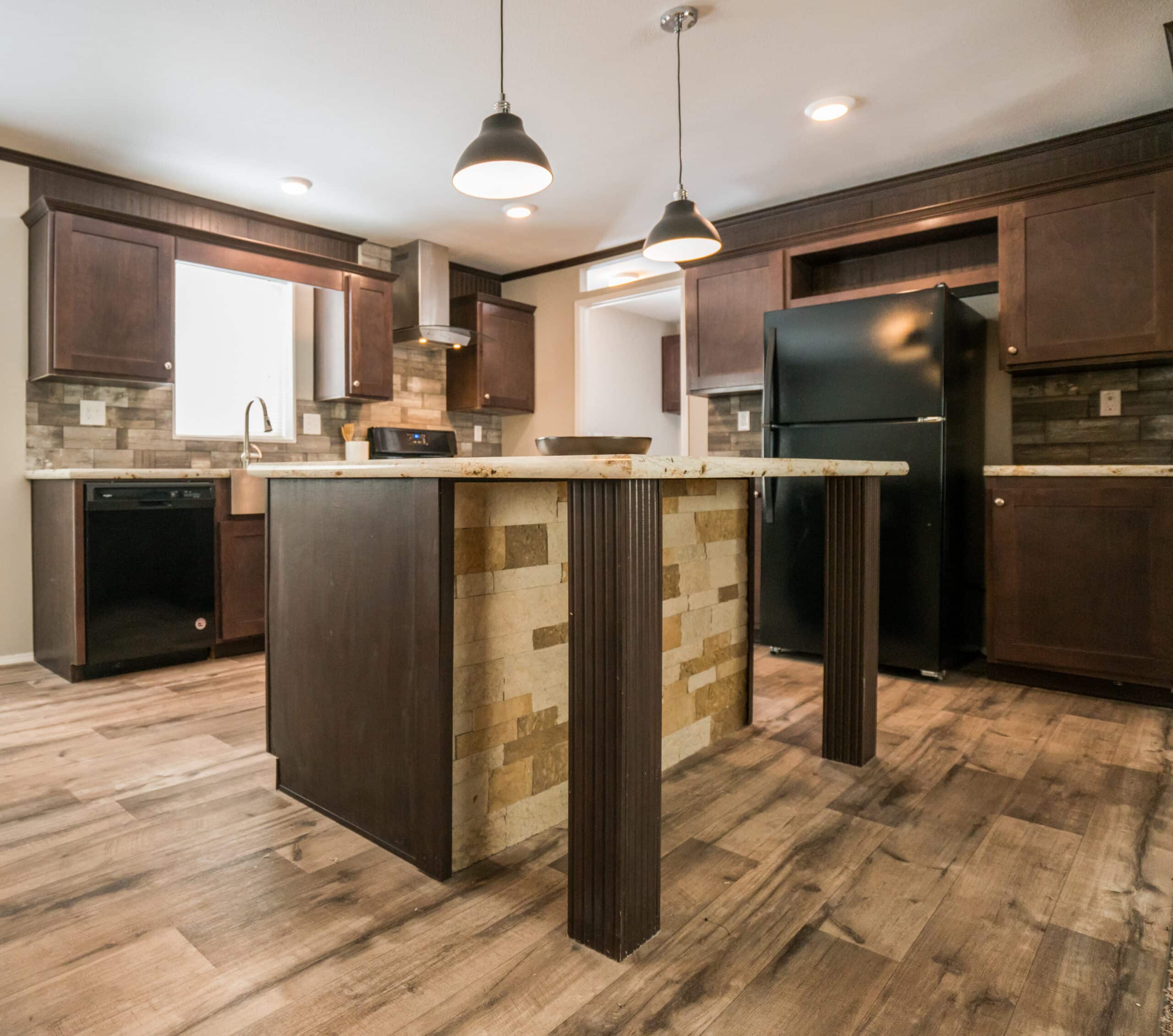 Broadmore Series / 28563B The Moraine - Poky Homes