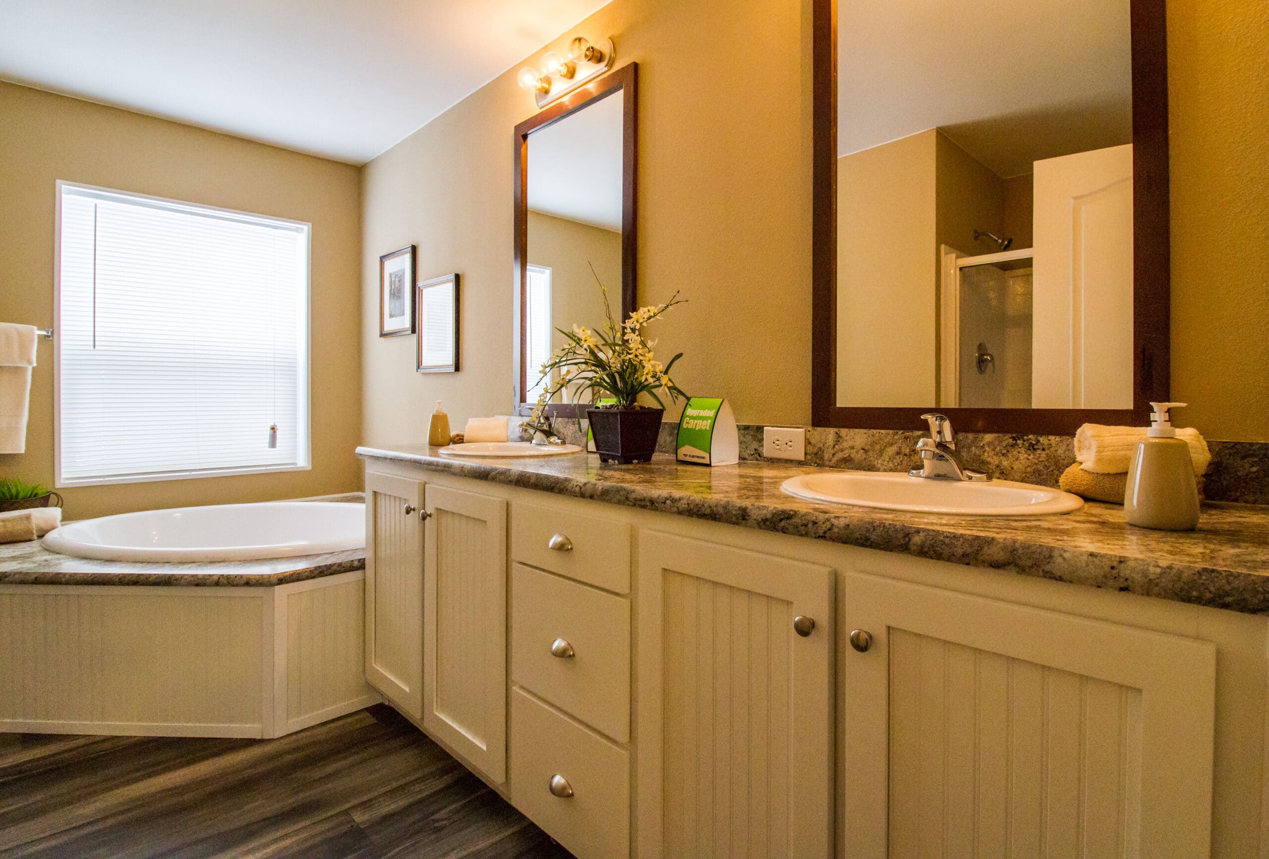 Broadmore Series / 28563B The Moraine - Poky Homes