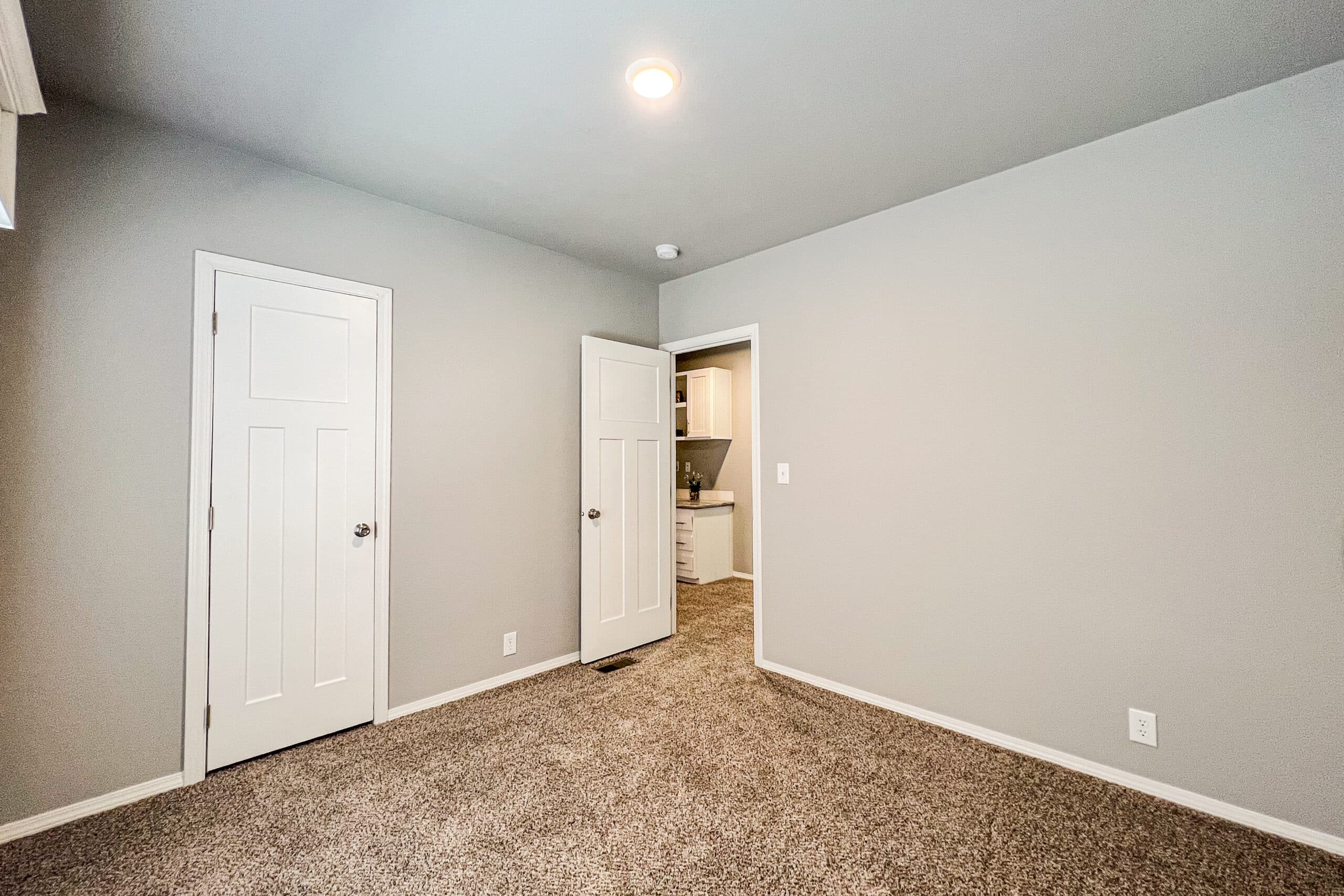 Prestige Series / 30764N2 The Gold Fork (2) - Poky Homes