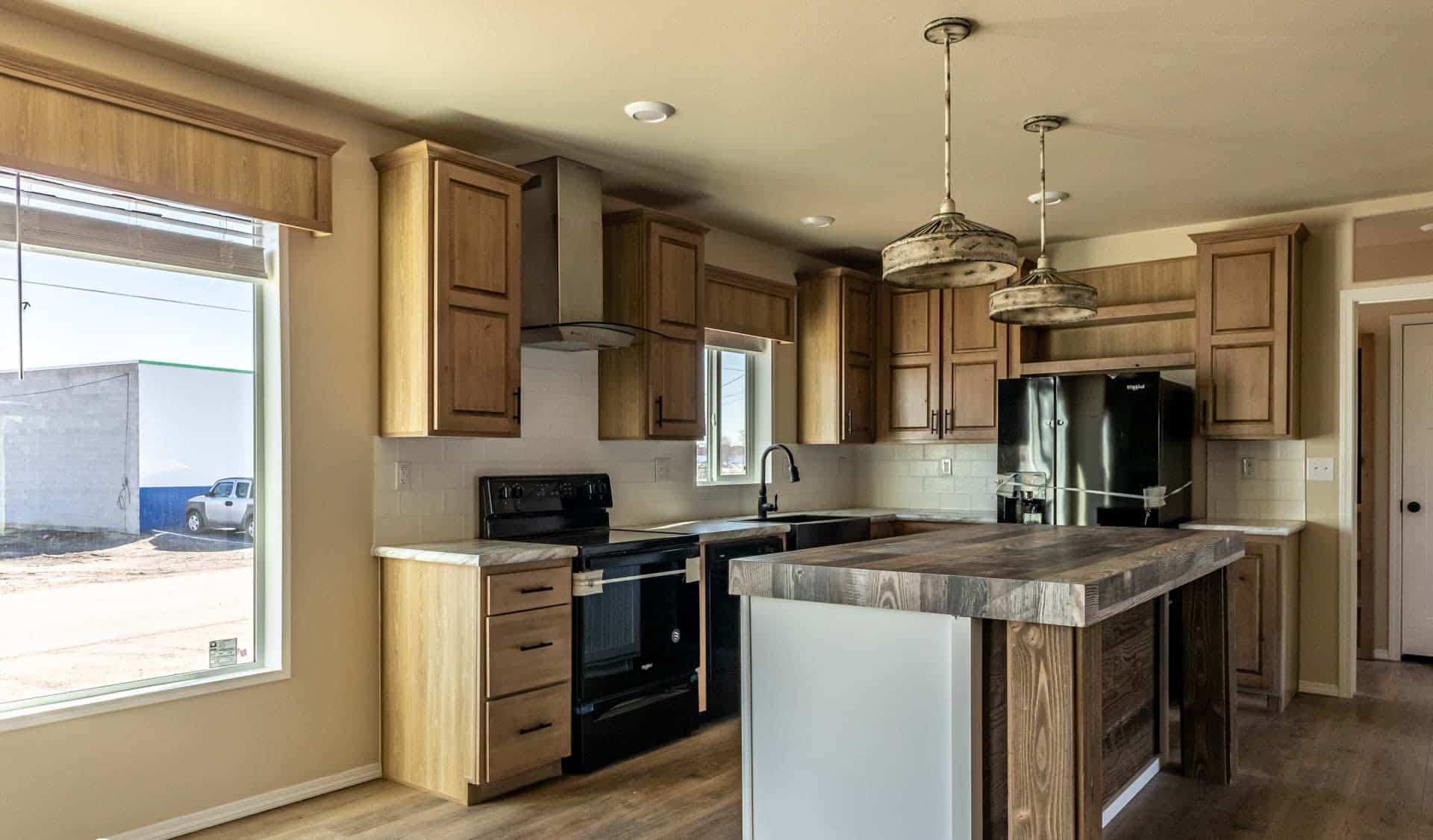 Prestige Series / 28603N The Queen's River - Poky Homes