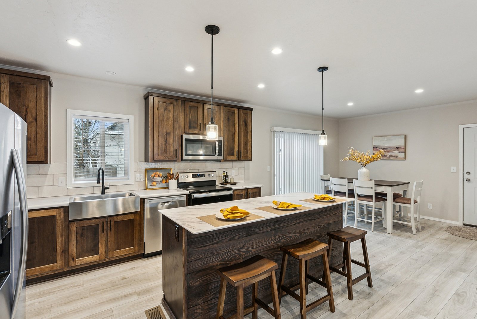 DreamWorks / DW4603D - Poky Homes