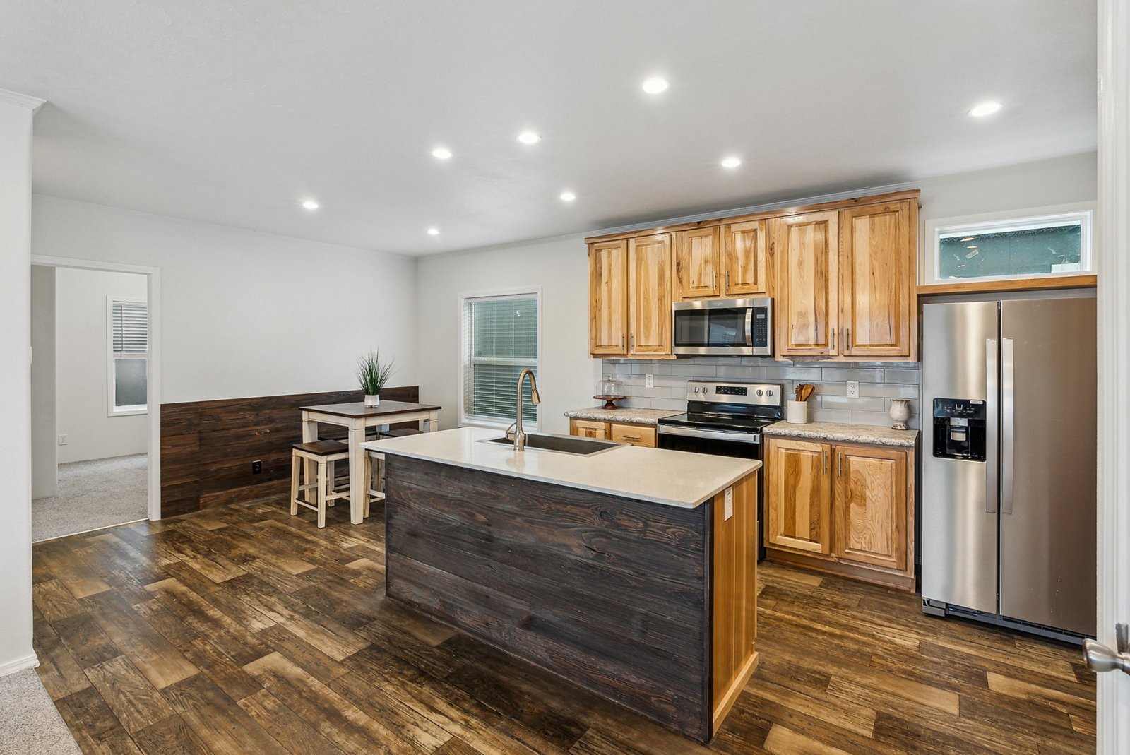 DreamWorks / DW4483B - Poky Homes