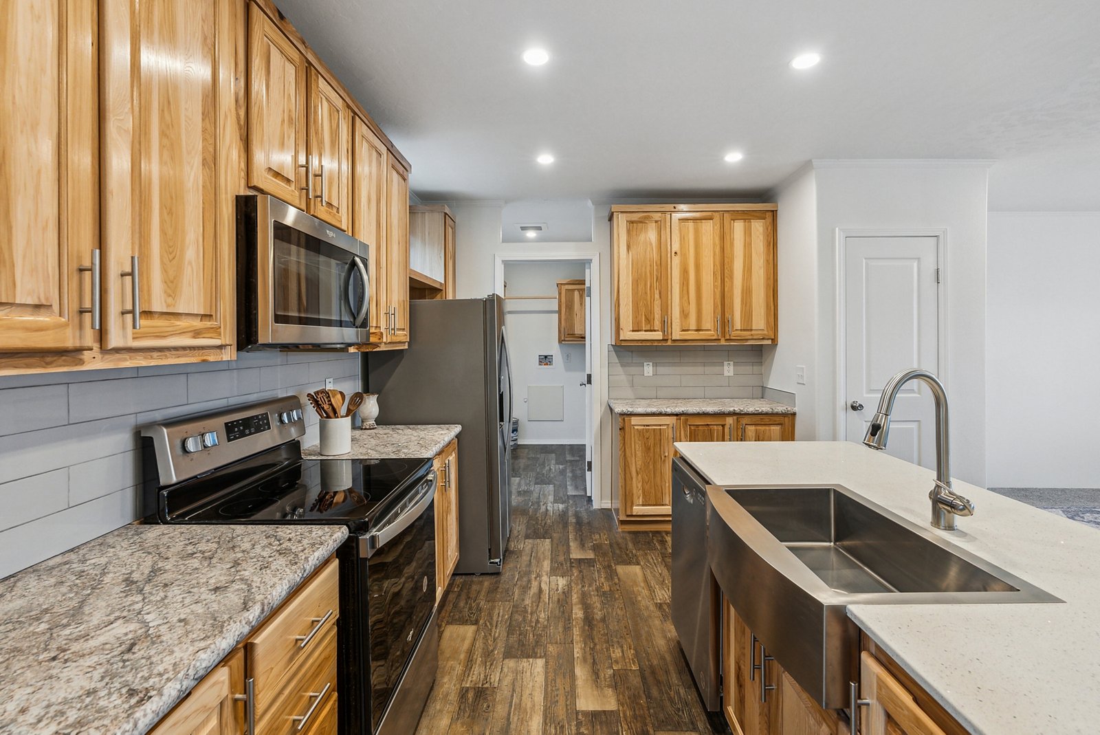 DreamWorks / DW4483B - Poky Homes