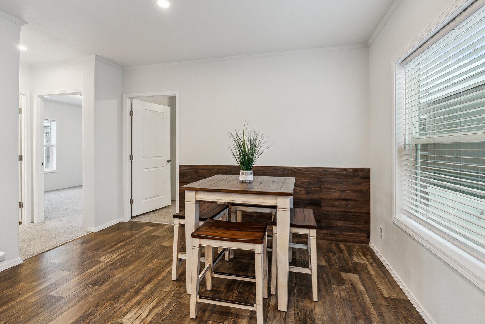 DreamWorks / DW4483B - Poky Homes