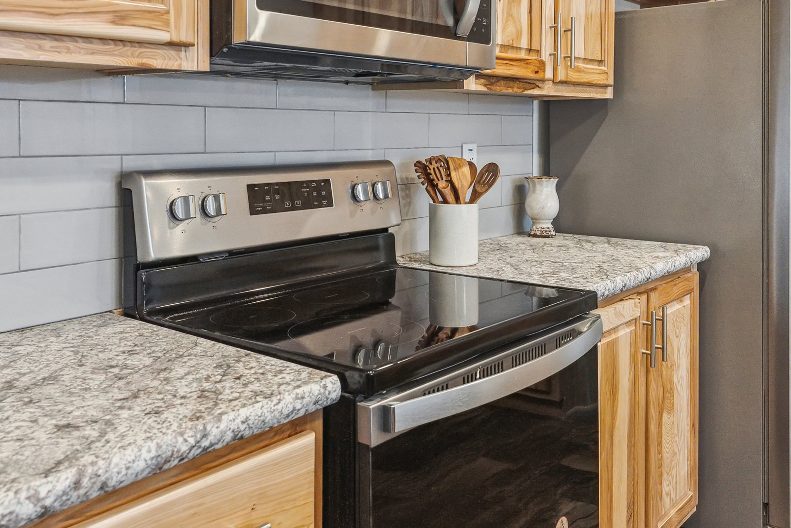 DreamWorks / DW4483B - Poky Homes