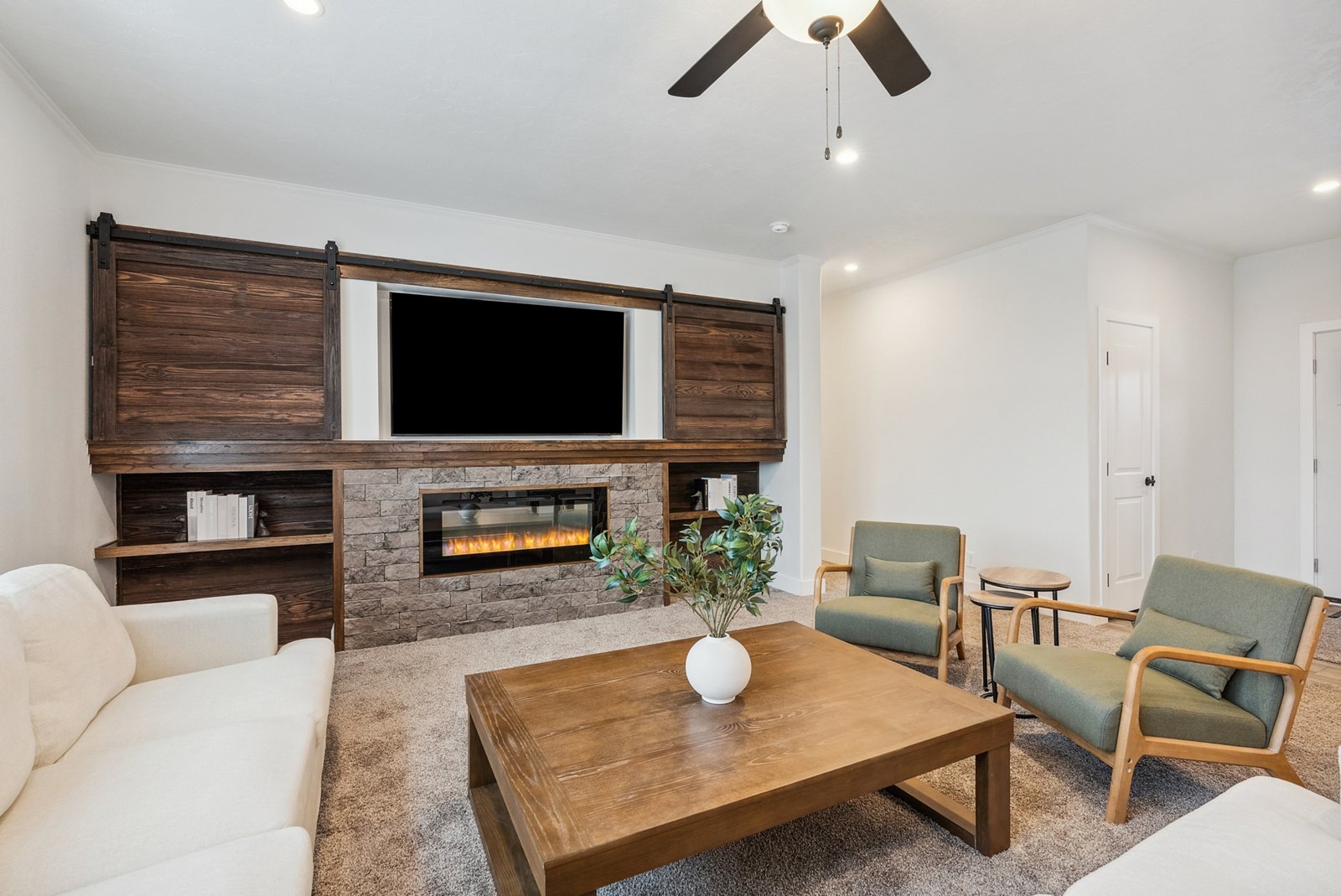Selkirk / Advantage - Poky Homes