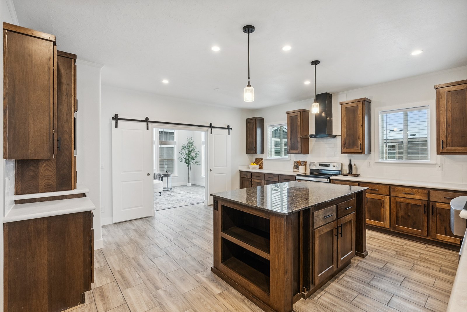 Selkirk / Advantage - Poky Homes