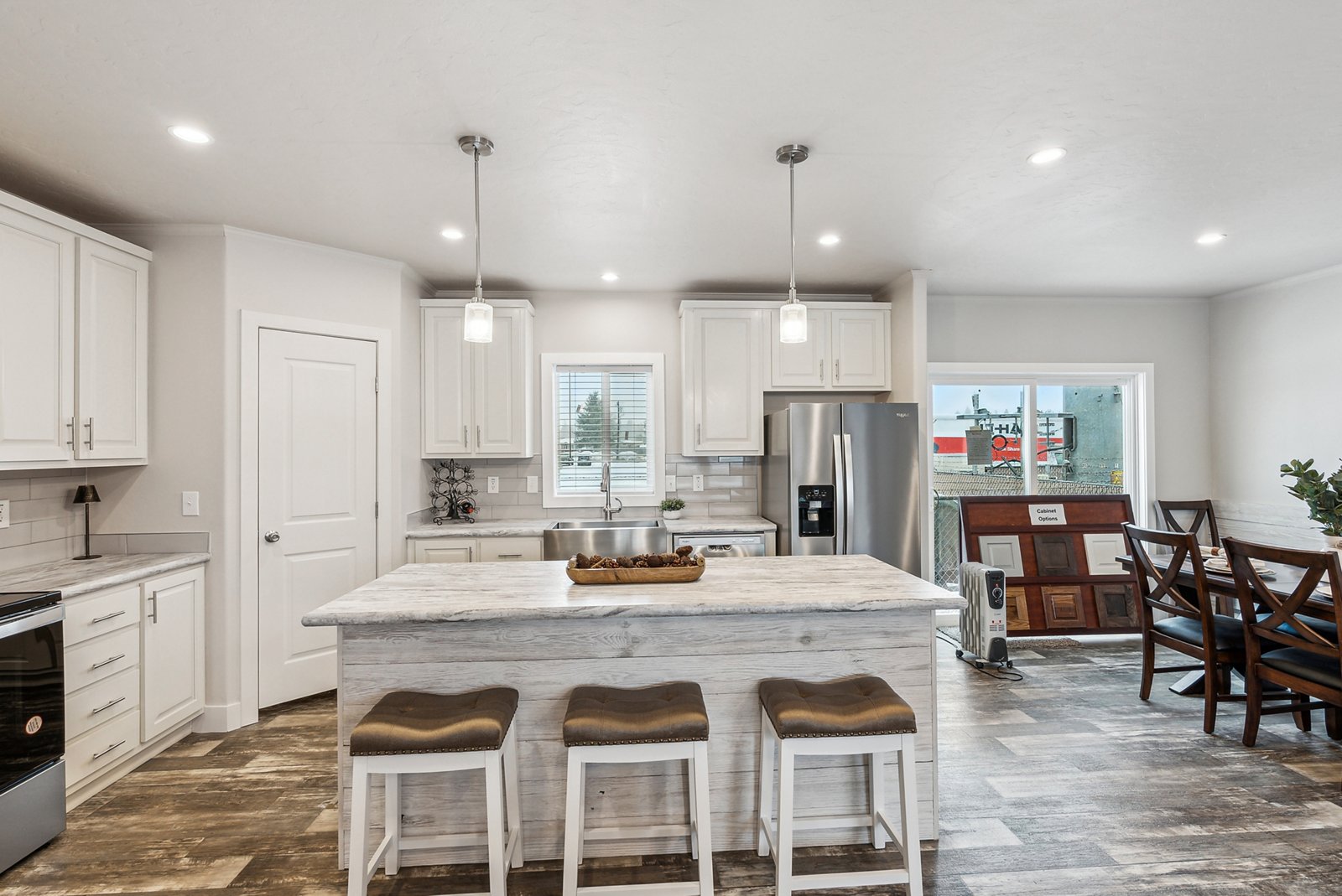 DreamWorks / DW4764F - Poky Homes