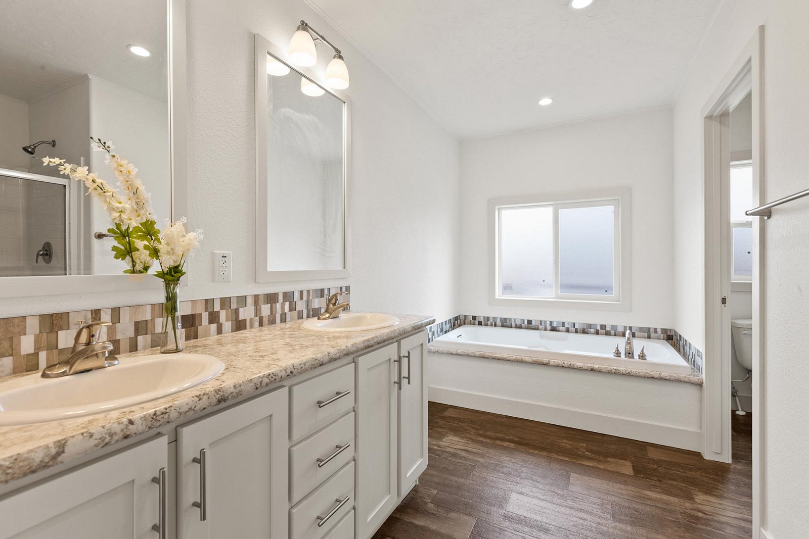 DreamWorks / DW4724B - Poky Homes