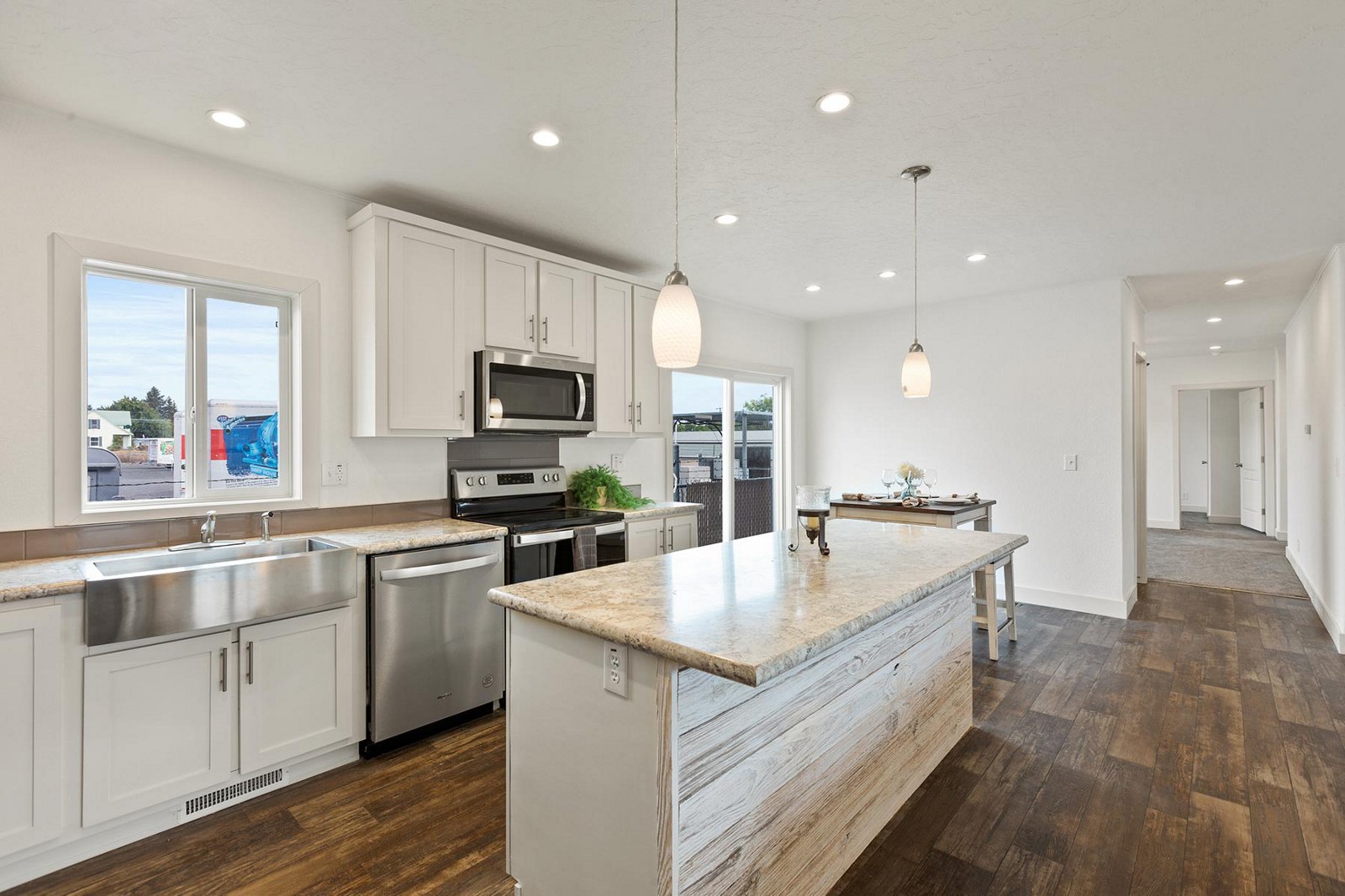 DreamWorks / DW4724B - Poky Homes