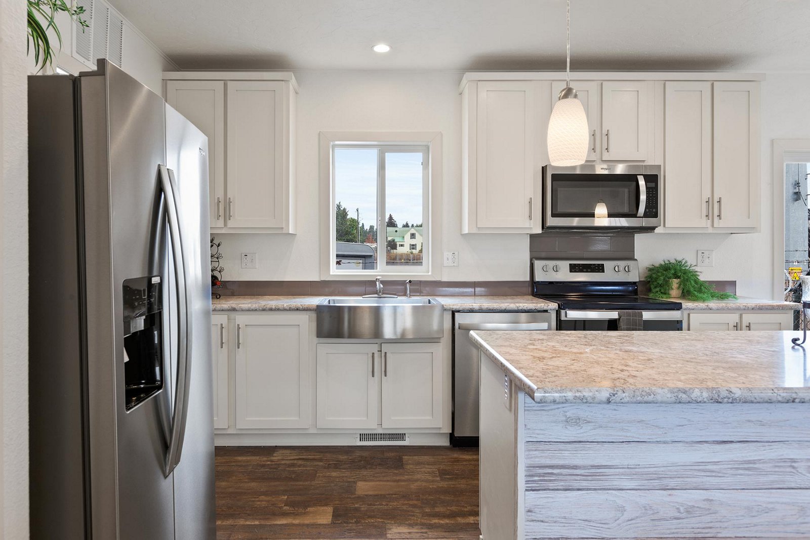 DreamWorks / DW4724B - Poky Homes