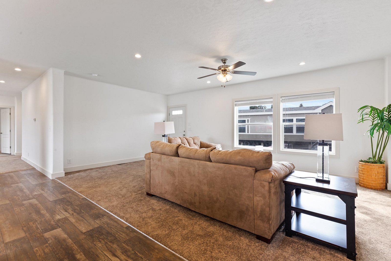 DreamWorks / DW4724B - Poky Homes