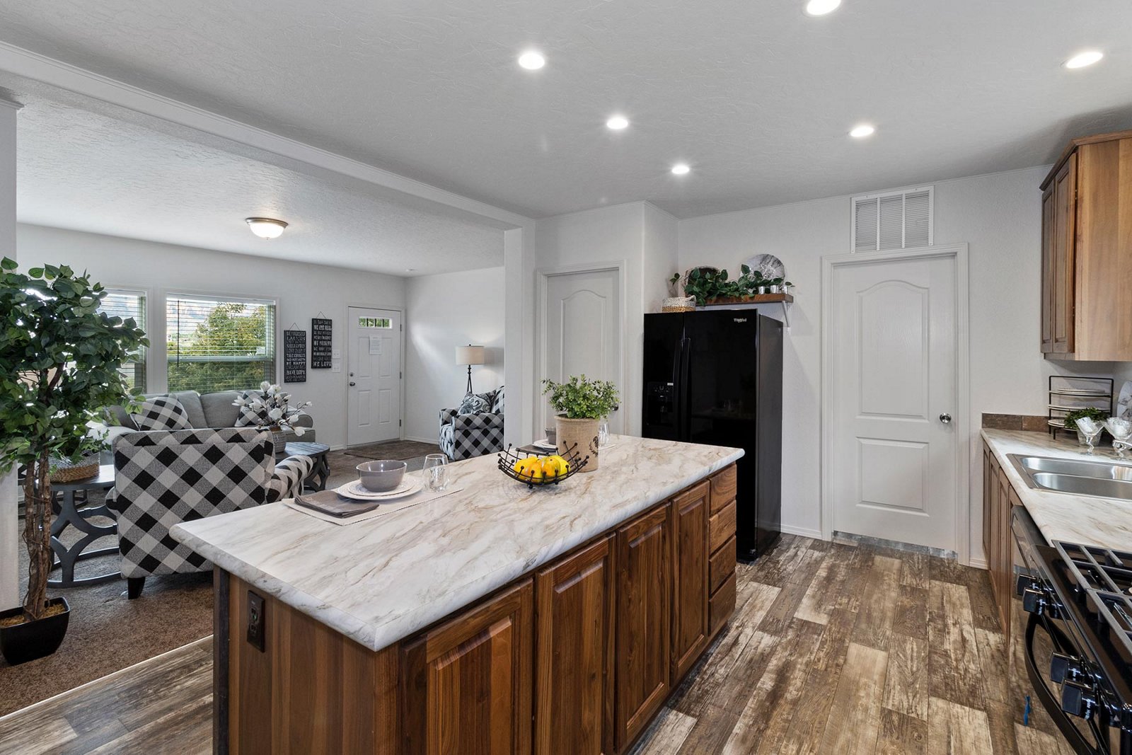 DreamWorks / DW4603F - Poky Homes