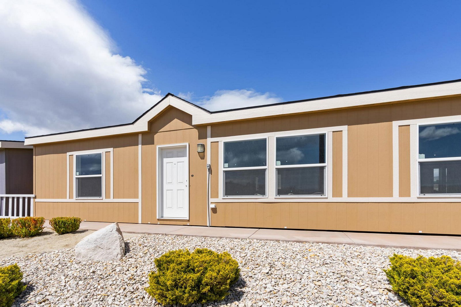 DreamWorks / DW4603F - Poky Homes