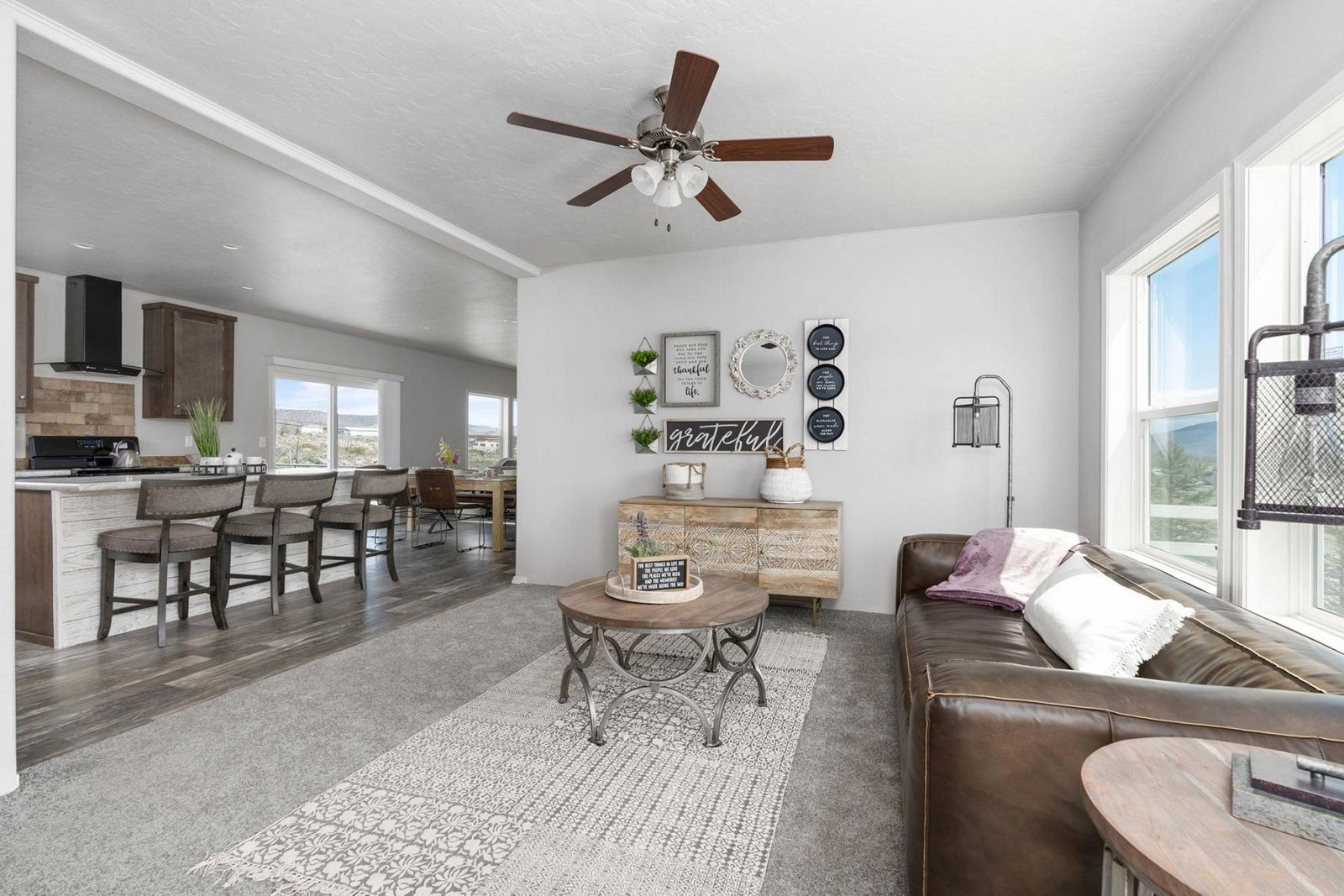 DreamWorks / DW4603F - Poky Homes