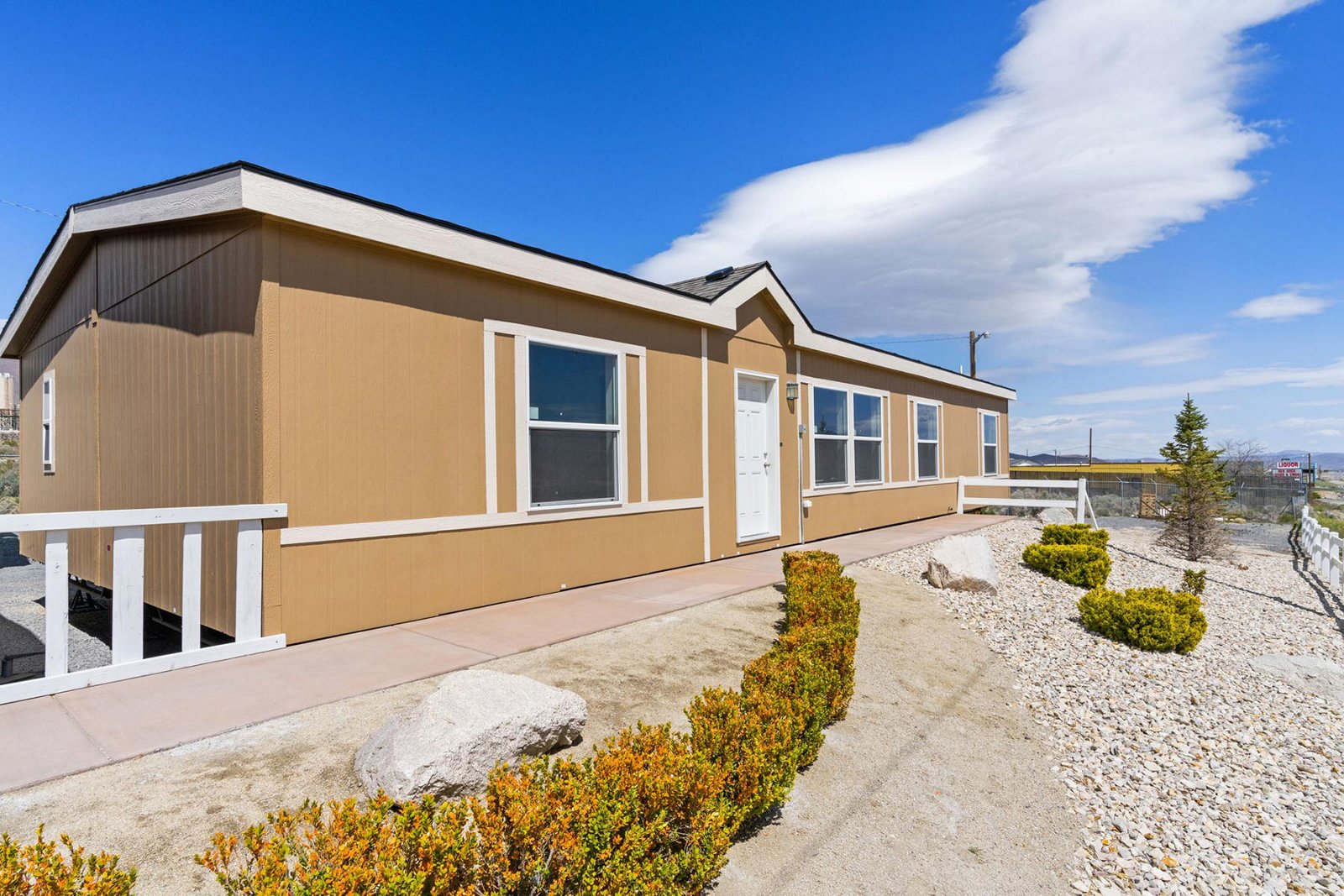 DreamWorks / DW4603F - Poky Homes
