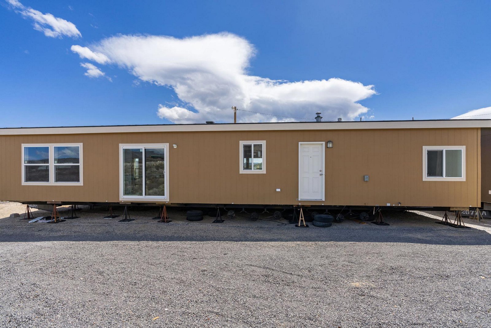 DreamWorks / DW4603F - Poky Homes