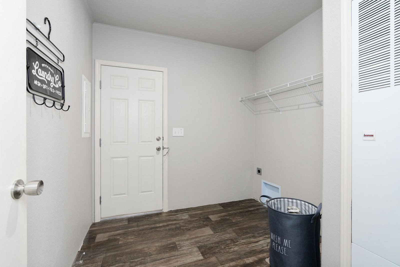 DreamWorks / DW4563B - Poky Homes