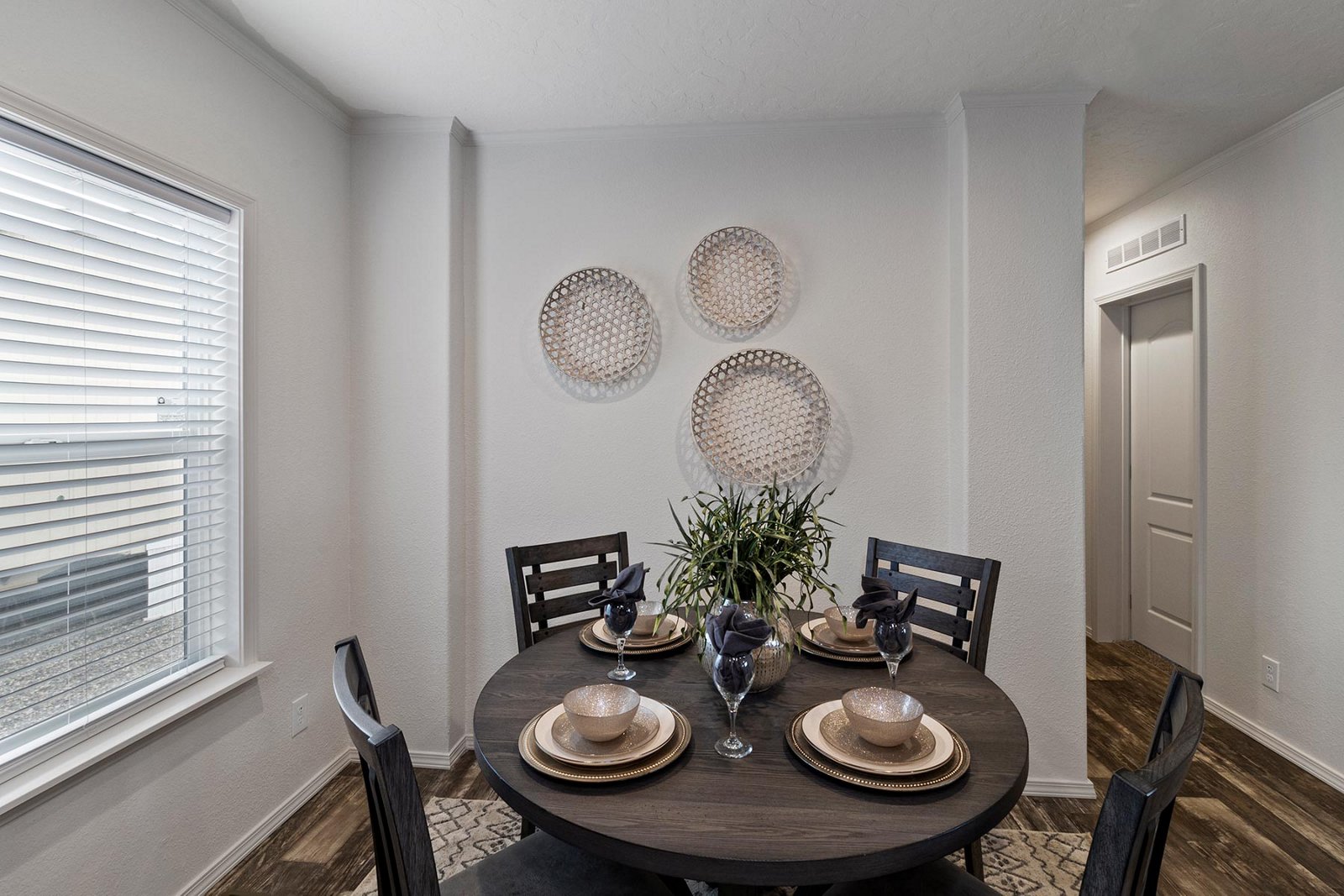 Catena / CT4523B - Poky Homes